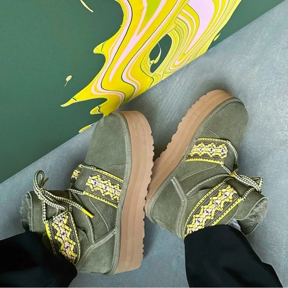 Uggs Green Platform Braided Mini Boots ✨ - Picture 1 of 5